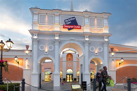 New Balance Castel Romano Designer Outlet.